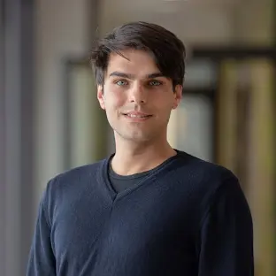 Dr. Lucas Böttcher